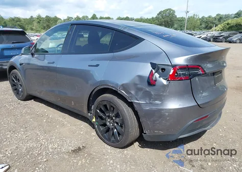 2025 Tesla Model Y Long Range Dual Motor All-Wheel Drive from USA, damaged, VIN 7SAYGDEDXSF229455